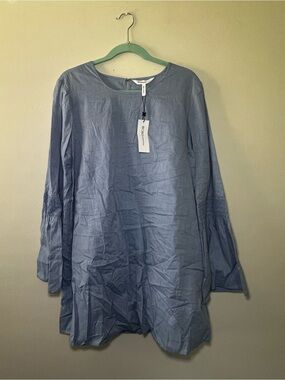 BCBGeneration Light Blue Tunic Top with Keyhole Back